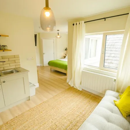 Rookery Lane Food And 3* Кенмар