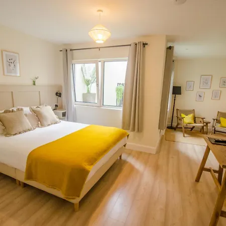 Rookery Lane Food And 게스트하우스 3*