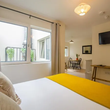 Rookery Lane Food And 3*