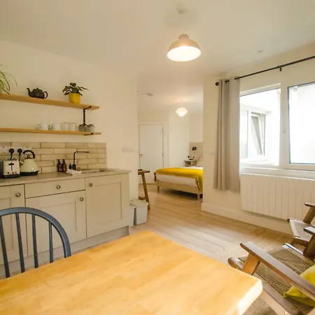 Rookery Lane Food And Konukevi 3*