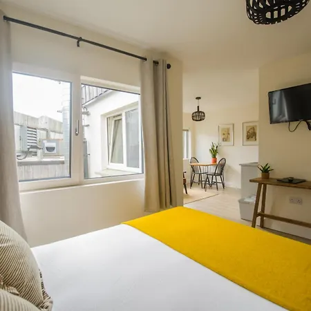 Rookery Lane Food And 3*