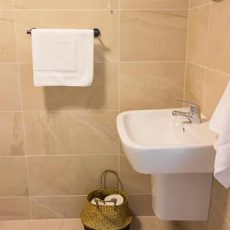 Rookery Lane Food And Konukevi