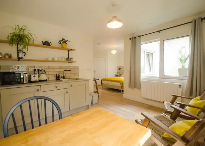 Rookery Lane Food And 게스트하우스 3*